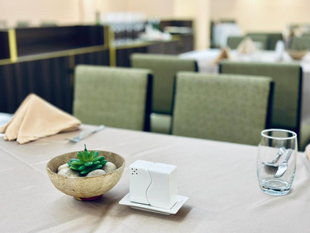 Meilin International Hotel Kampala Zewnętrze zdjęcie